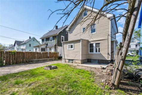 13500 Eaglesmere Avenue Cleveland OH 44110