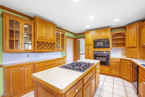 5715 Comanche Street NW North Canton OH 44720