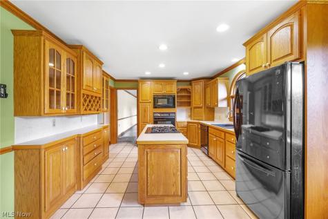 5715 Comanche Street NW North Canton OH 44720