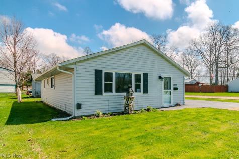 4865 Robinwood Drive Mentor OH 44060