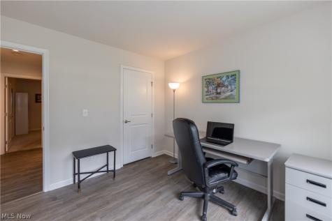 5211 Marrus Lane Richmond Heights OH 44143