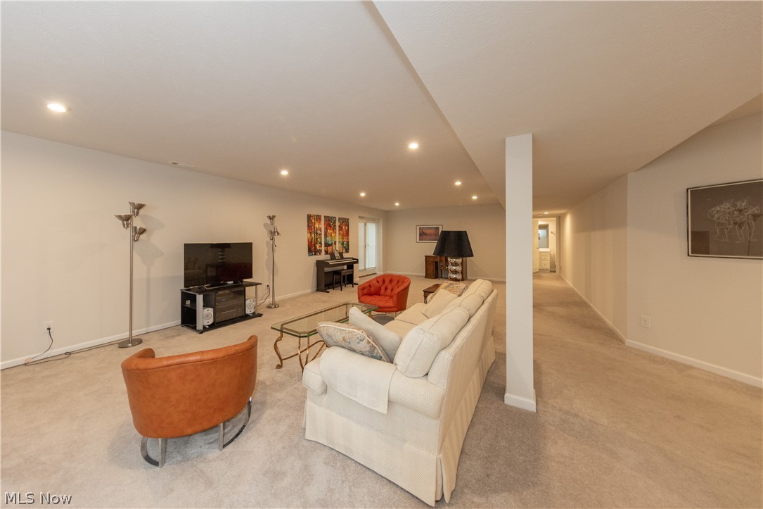 5211 Marrus Lane Richmond Heights OH 44143