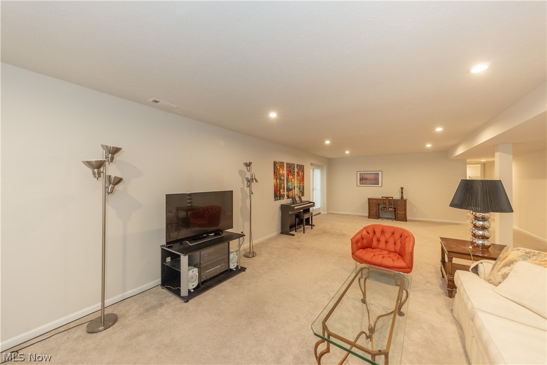 5211 Marrus Lane Richmond Heights OH 44143