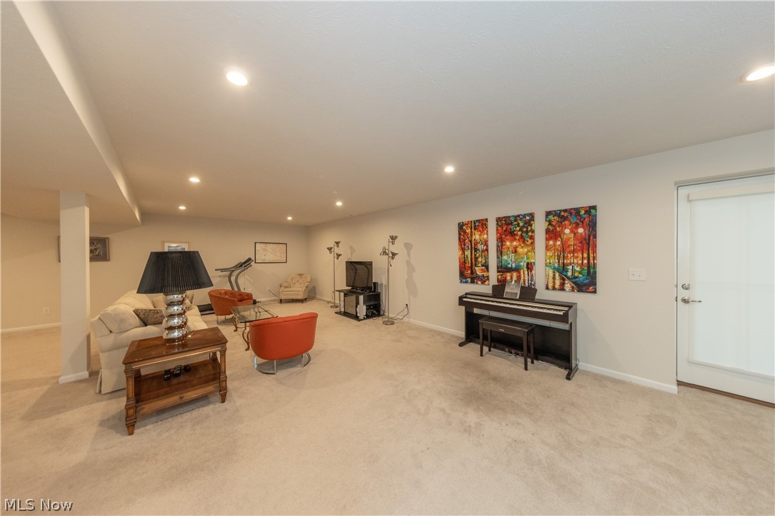 5211 Marrus Lane Richmond Heights OH 44143