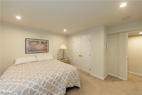 5211 Marrus Lane Richmond Heights OH 44143