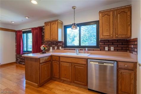 6446 Big Creek Parkway Parma Heights OH 44130