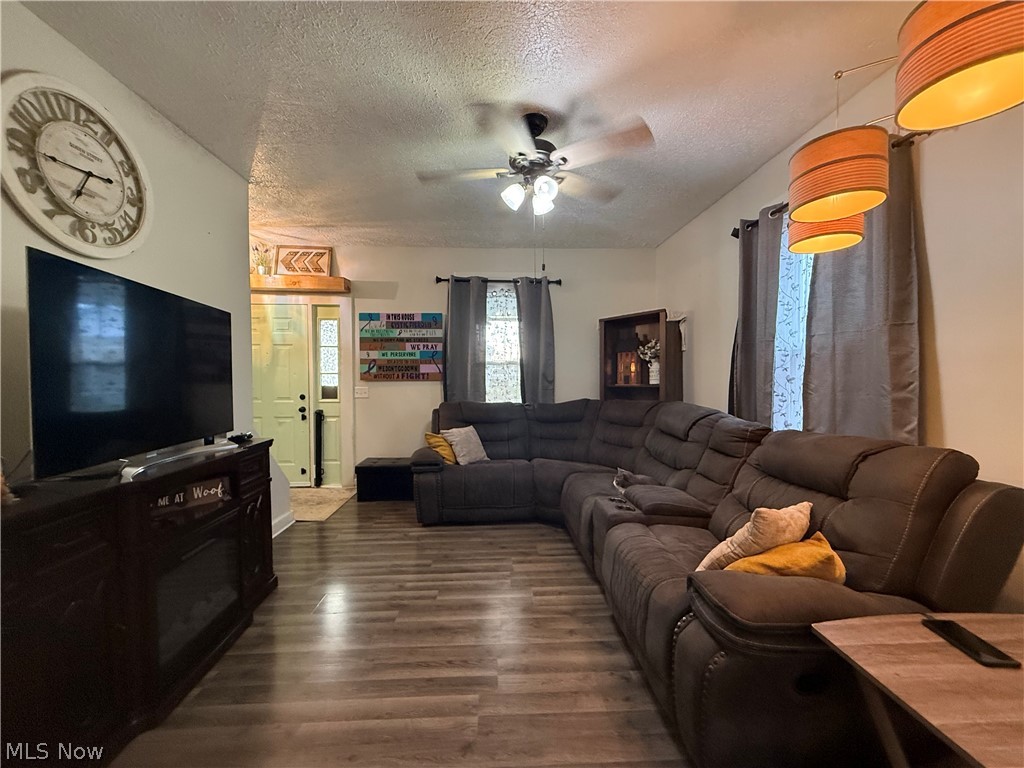 503 Tuscarawas Avenue Newcomerstown OH 43832