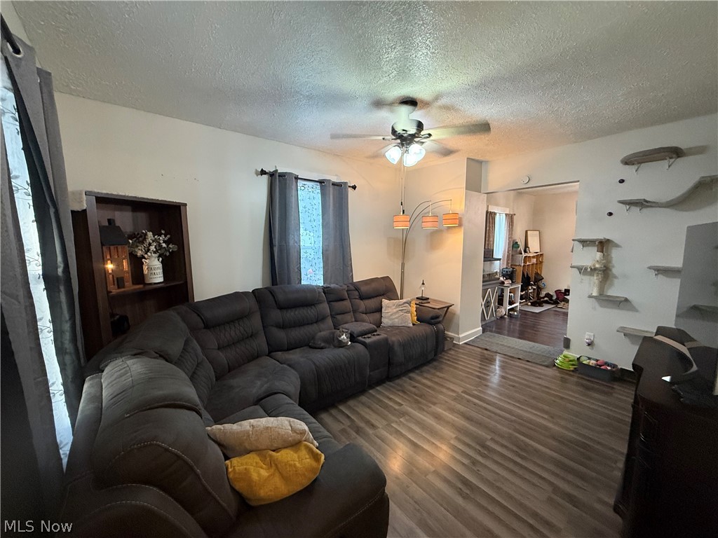 503 Tuscarawas Avenue Newcomerstown OH 43832