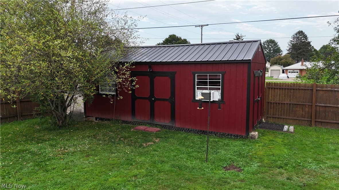 503 Tuscarawas Avenue Newcomerstown OH 43832