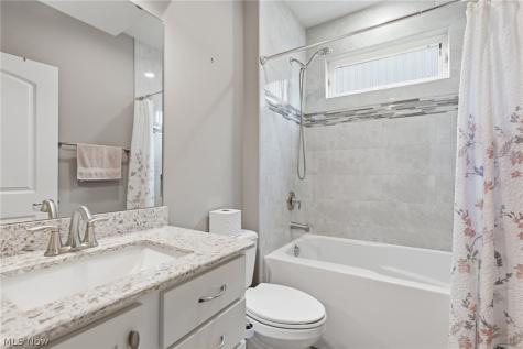 9070 Hummingbird Lane North Ridgeville OH 44039