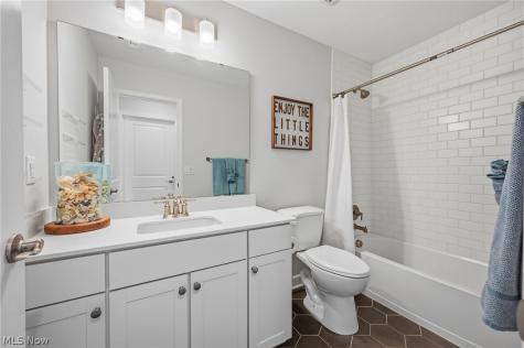 7564 Main Street Olmsted Falls OH 44138
