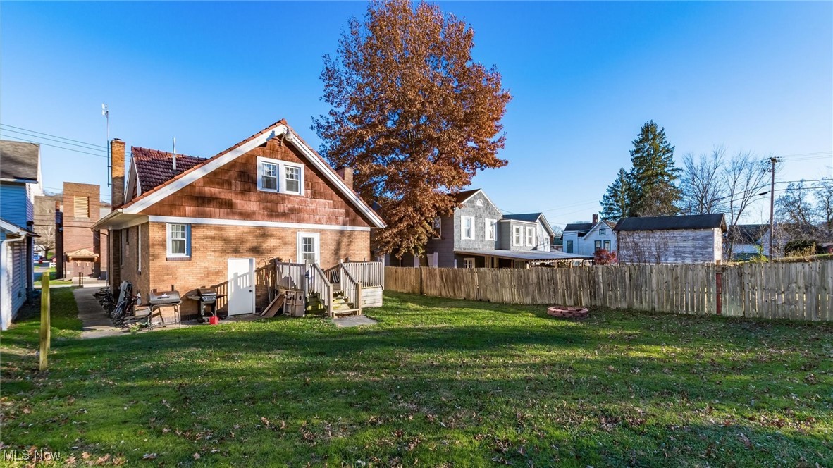 213 N Main Street Roseville OH 43777