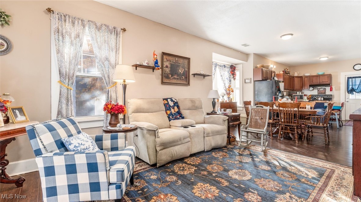 213 N Main Street Roseville OH 43777