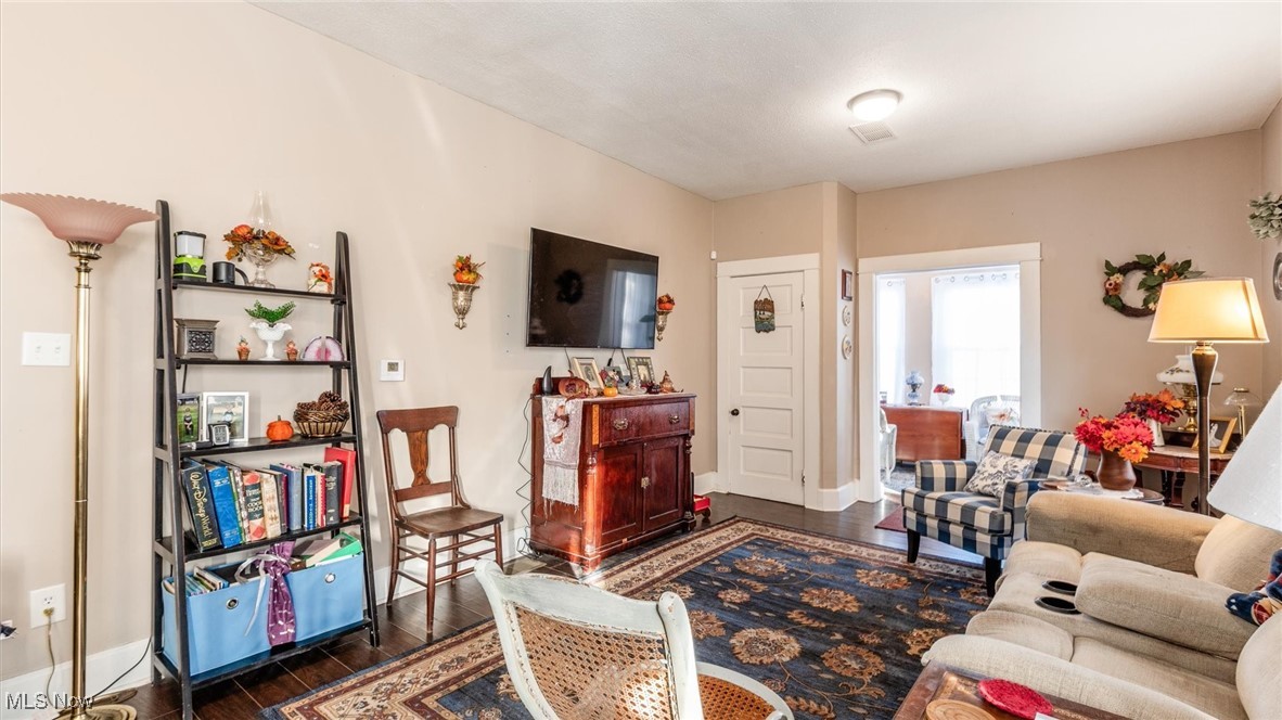 213 N Main Street Roseville OH 43777