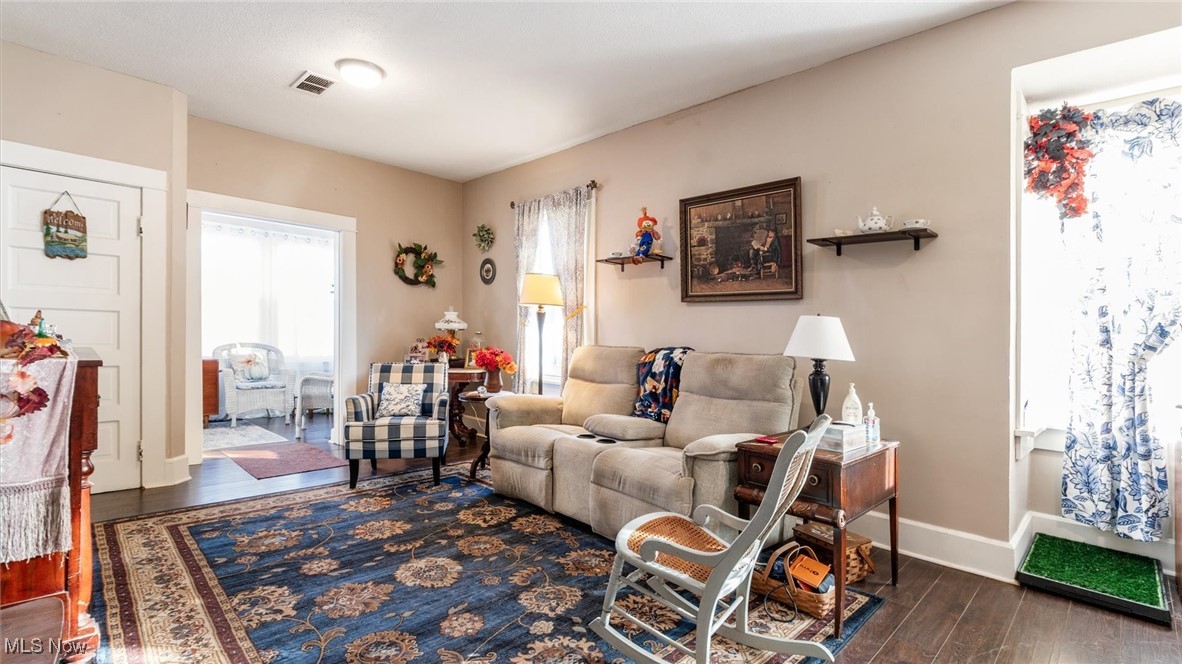 213 N Main Street Roseville OH 43777