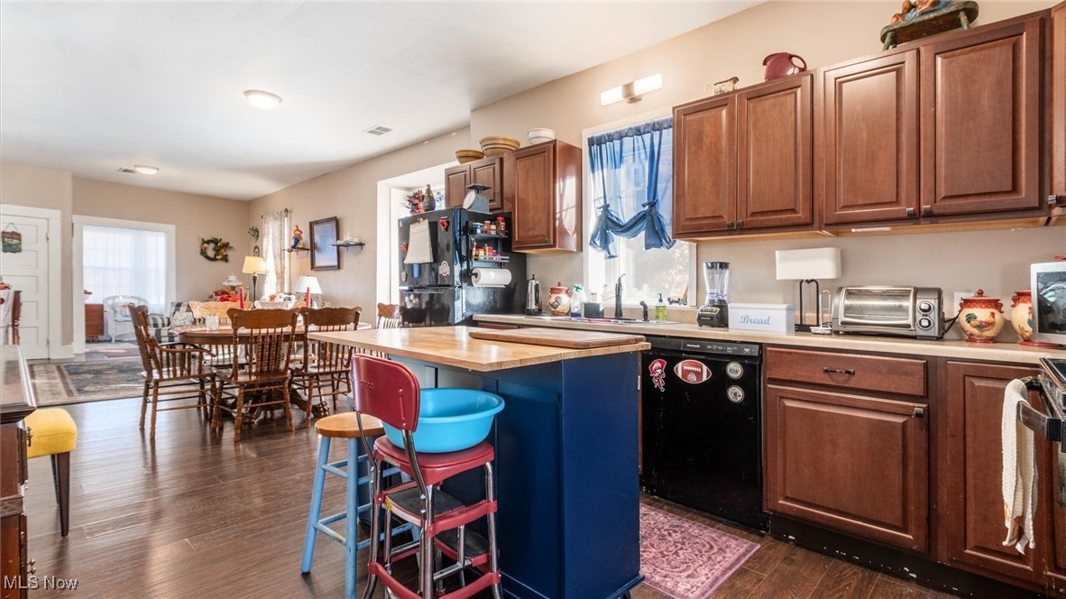 213 N Main Street Roseville OH 43777