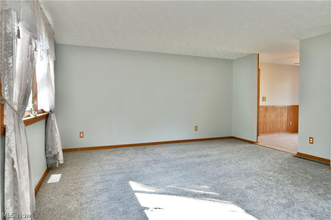 2957 Malibu Drive SW Warren OH 44481