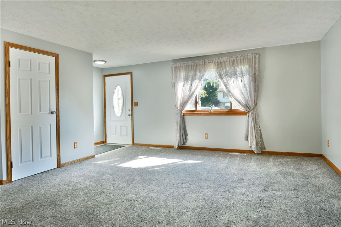 2957 Malibu Drive SW Warren OH 44481