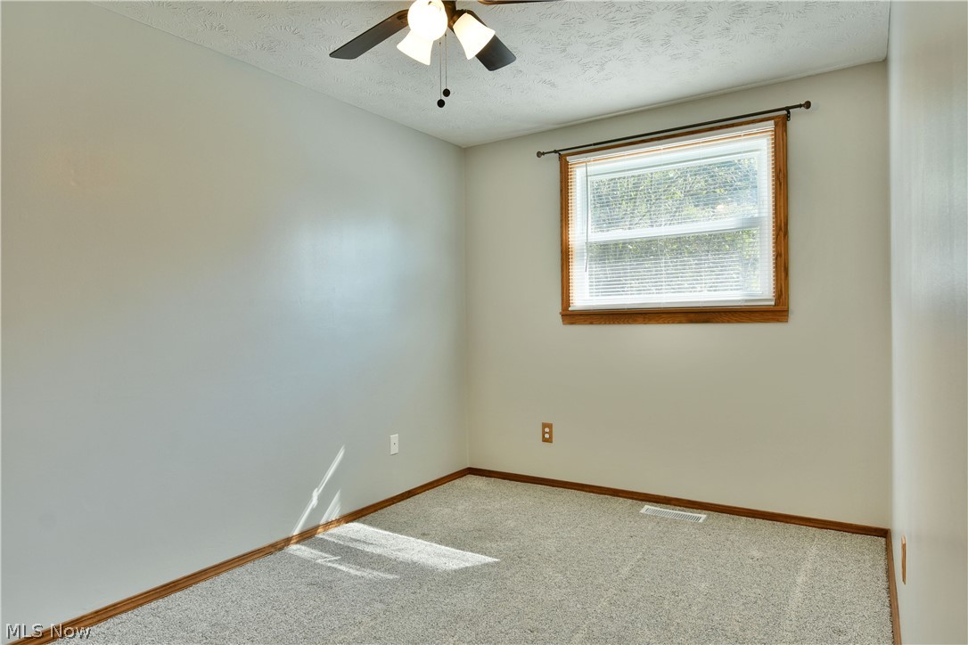2957 Malibu Drive SW Warren OH 44481
