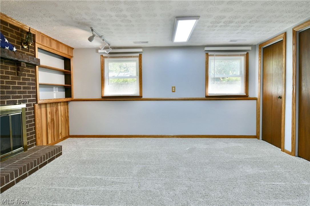 2957 Malibu Drive SW Warren OH 44481
