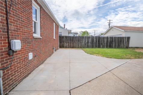 6815 Dartworth Drive Parma OH 44129