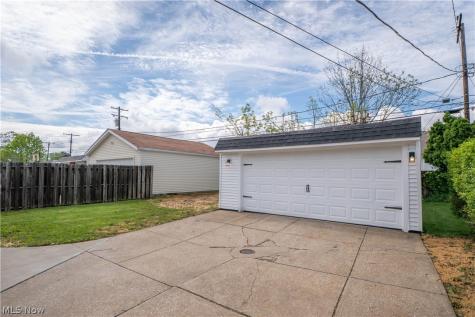 6815 Dartworth Drive Parma OH 44129