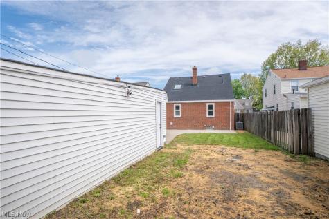 6815 Dartworth Drive Parma OH 44129