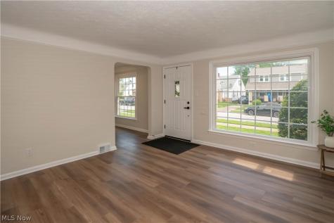 6815 Dartworth Drive Parma OH 44129