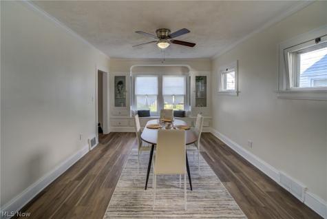 10105 Greenview Garfield Heights OH 44125
