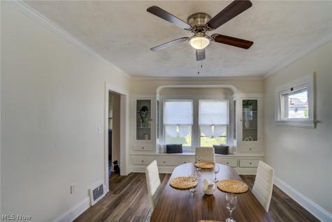 10105 Greenview Garfield Heights OH 44125