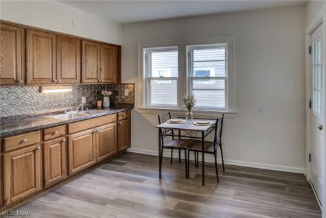 10105 Greenview Garfield Heights OH 44125