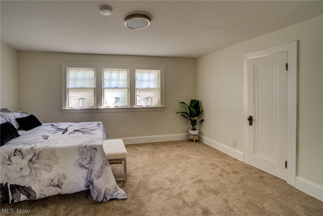 10105 Greenview Garfield Heights OH 44125