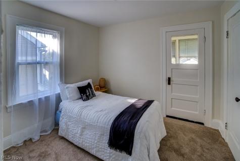10105 Greenview Garfield Heights OH 44125