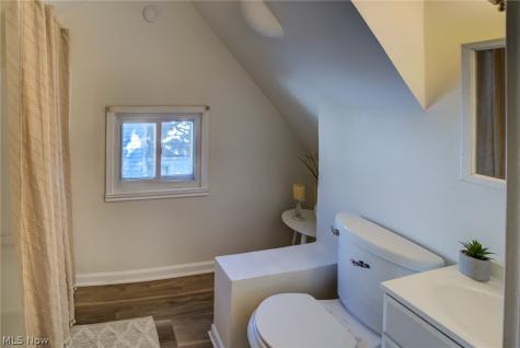 10105 Greenview Garfield Heights OH 44125