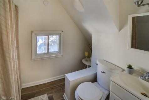 10105 Greenview Garfield Heights OH 44125