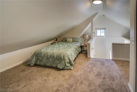 10105 Greenview Garfield Heights OH 44125