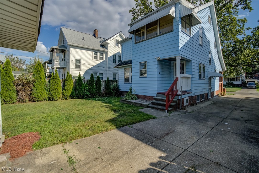 10105 Greenview Garfield Heights OH 44125