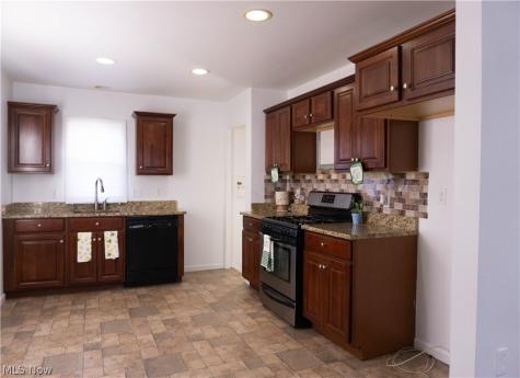 15401 Walvern Boulevard Maple Heights OH 44137