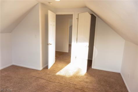 15401 Walvern Boulevard Maple Heights OH 44137