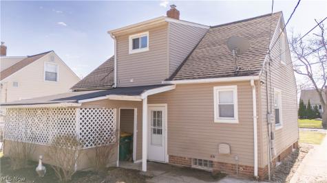 15401 Walvern Boulevard Maple Heights OH 44137