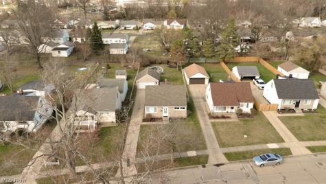 15401 Walvern Boulevard Maple Heights OH 44137