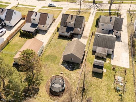 15401 Walvern Boulevard Maple Heights OH 44137