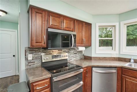 2936 Vincent Road Silver Lake OH 44224