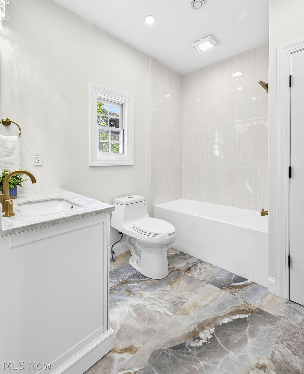 2368 Overlook Road Cleveland Heights OH 44106