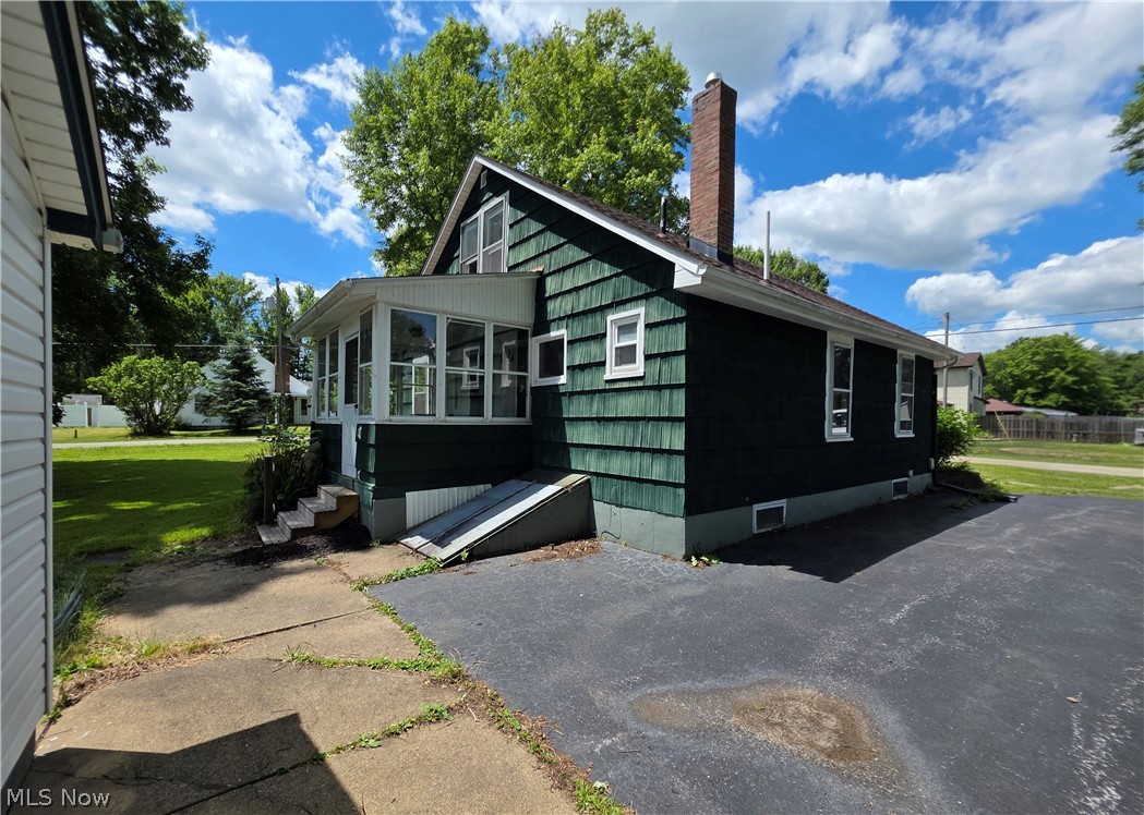2335 W River Road Newton Falls OH 44444