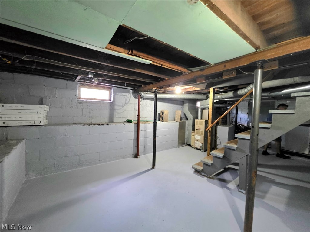 2335 W River Road Newton Falls OH 44444