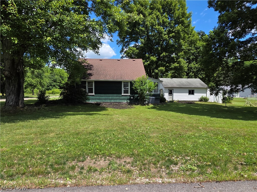 2335 W River Road Newton Falls OH 44444