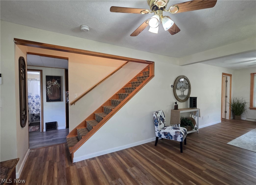 2335 W River Road Newton Falls OH 44444