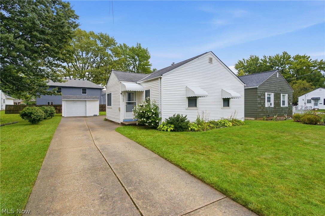 5733 Porter Road North Olmsted OH 44070