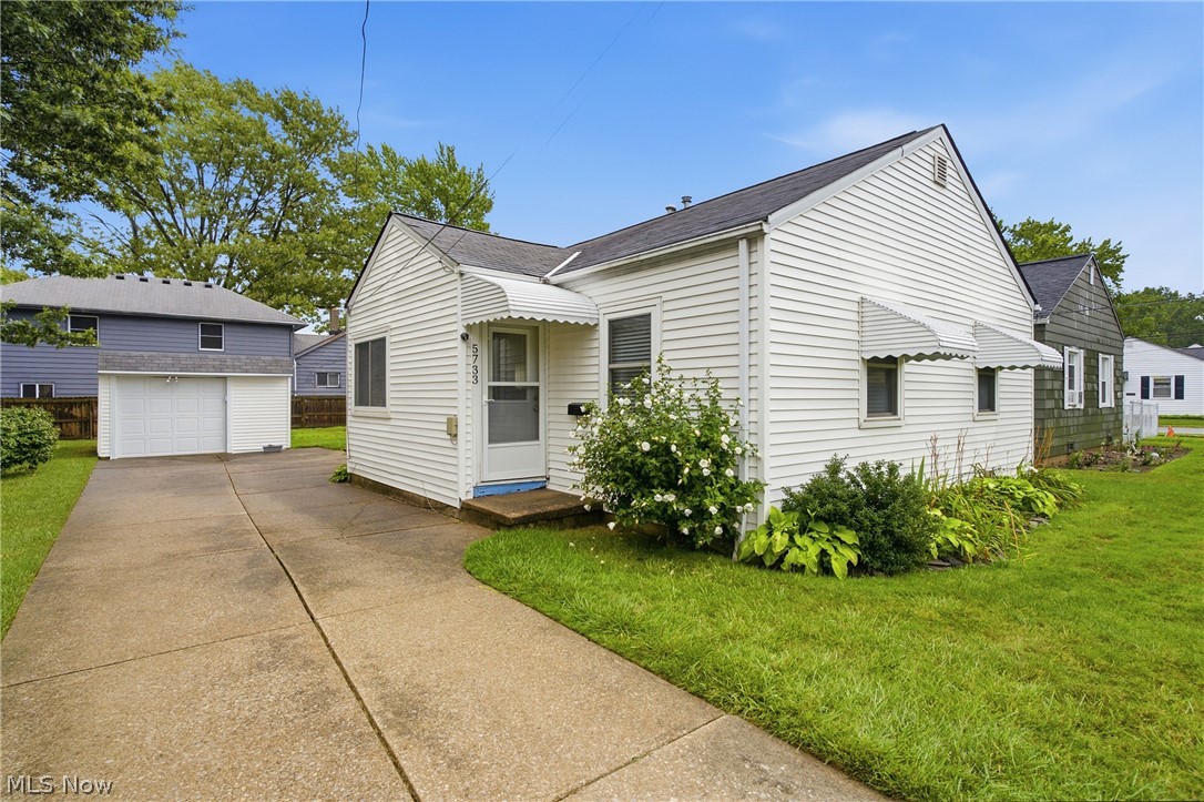 5733 Porter Road North Olmsted OH 44070